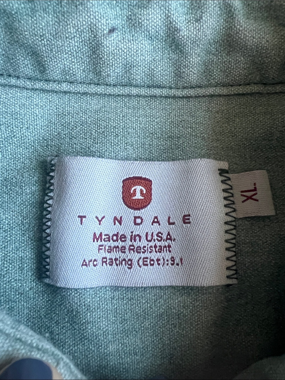 Men’s Bundle: 2 Tyndale Workshirts - Picture 6 of 10